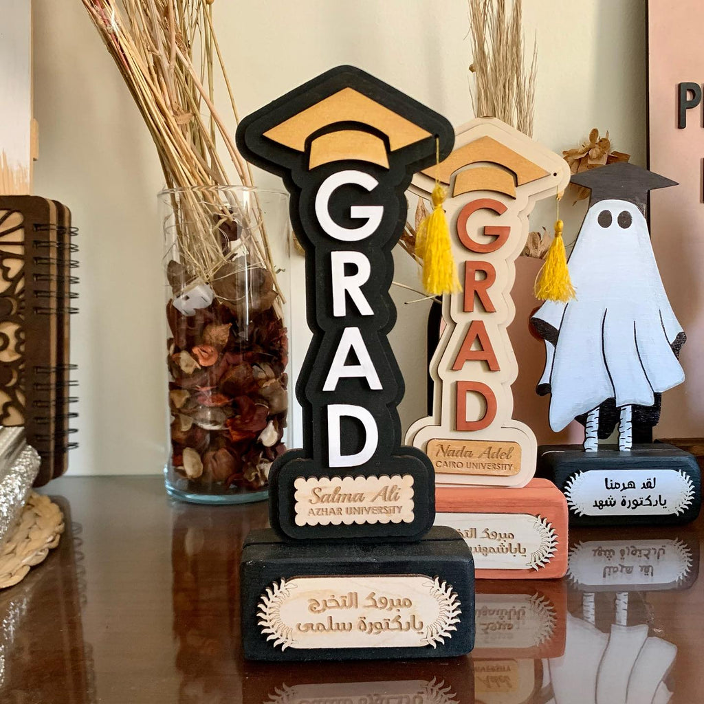 Grad Graduation Stand